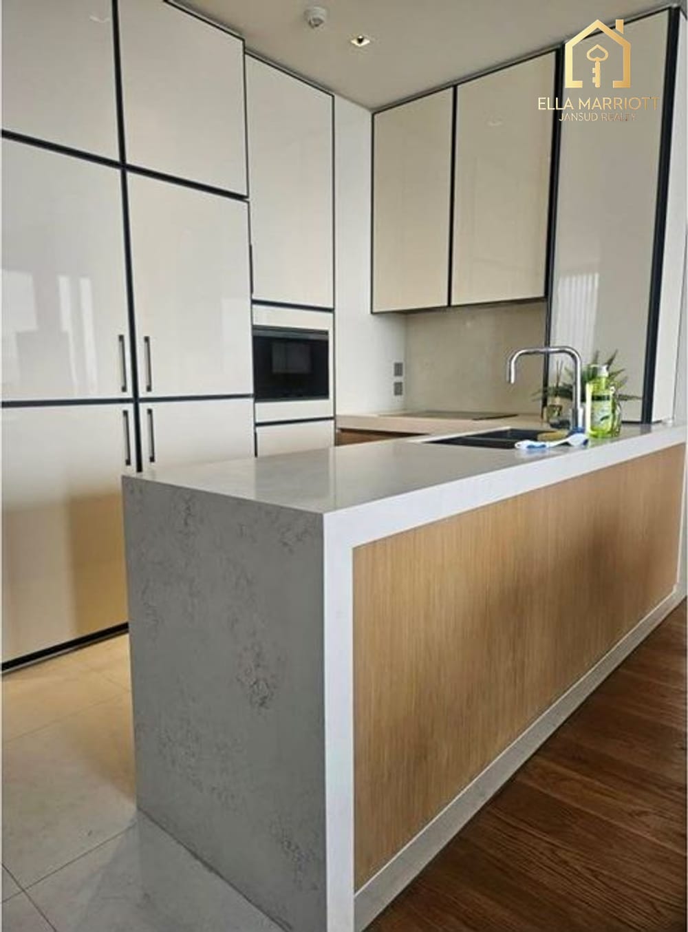 "Luxurious 2BR Condo in Bangkok's Vibrant Heart" 8