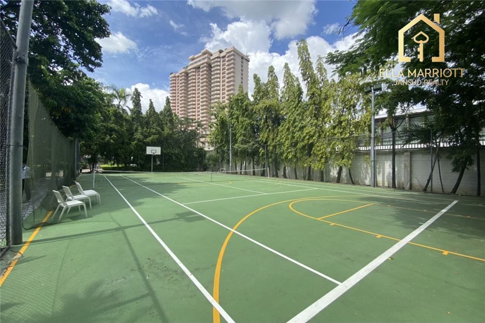 Rent 105K | Renovated 182sqm 3BR Low-Rise | Sathorn Soi 1 Walk to MRT 14