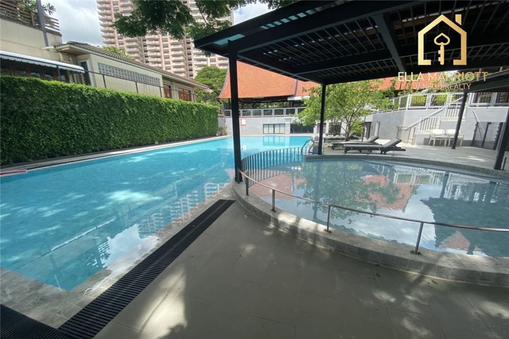 Rent 105K | Renovated 182sqm 3BR Low-Rise | Sathorn Soi 1 Walk to MRT 15