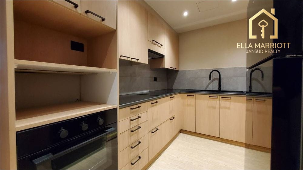 Rent 105K | Renovated 182sqm 3BR Low-Rise | Sathorn Soi 1 Walk to MRT 4