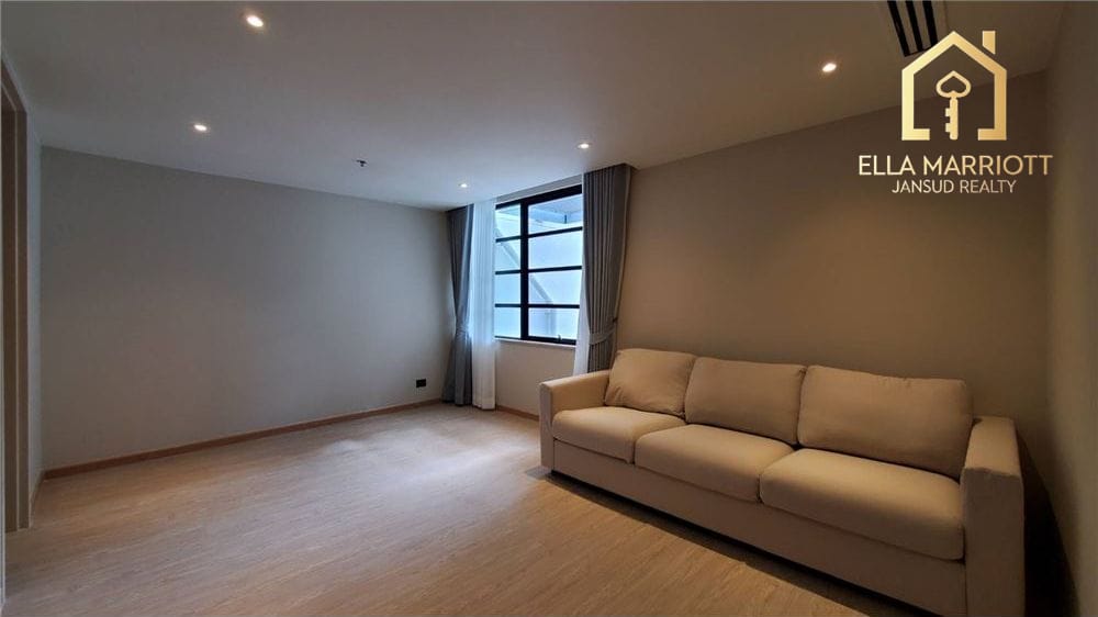 Rent 105K | Renovated 182sqm 3BR Low-Rise | Sathorn Soi 1 Walk to MRT 9
