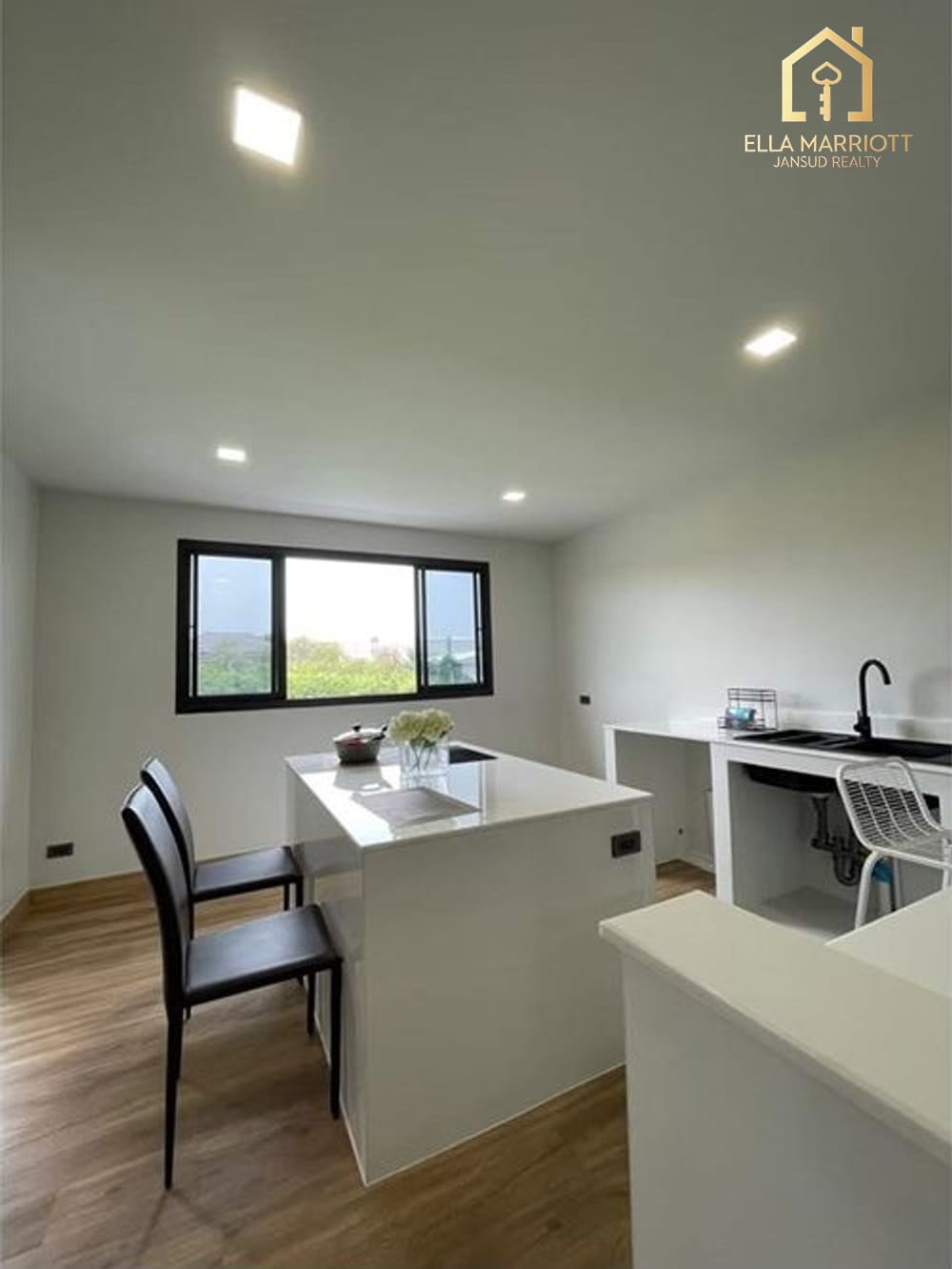 Versatile Home + Business Space in Central Bangkok 12