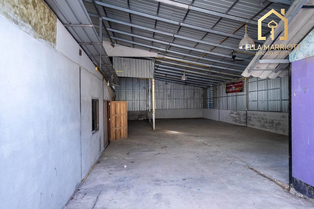 For Rent: Large Warehouse in Prime Location  for All Types of Business 14