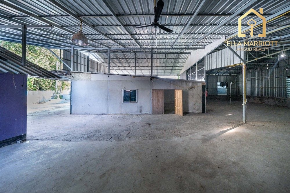 For Rent: Large Warehouse in Prime Location  for All Types of Business 16