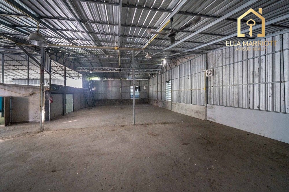For Rent: Large Warehouse in Prime Location  for All Types of Business 17