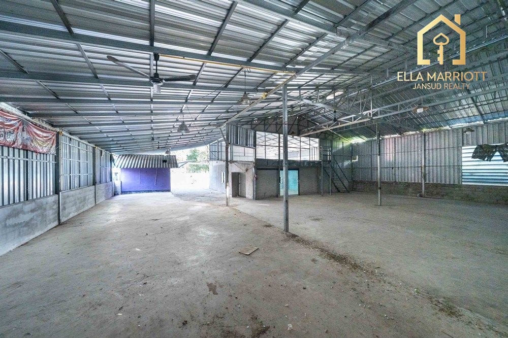 For Rent: Large Warehouse in Prime Location  for All Types of Business 18