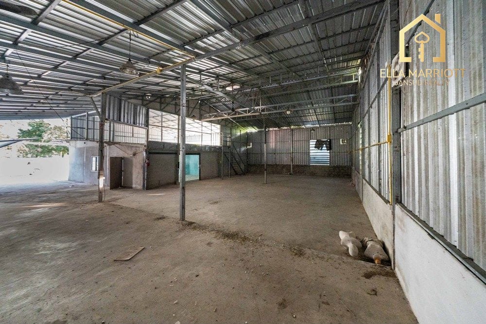 For Rent: Large Warehouse in Prime Location  for All Types of Business 19