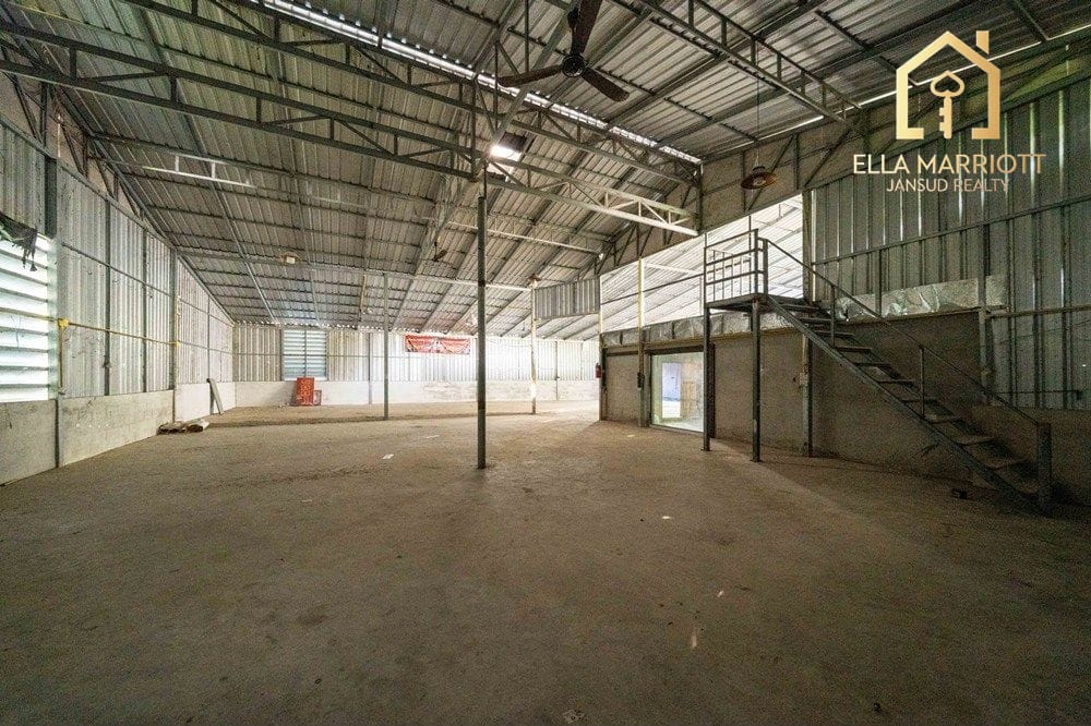 For Rent: Large Warehouse in Prime Location  for All Types of Business 22