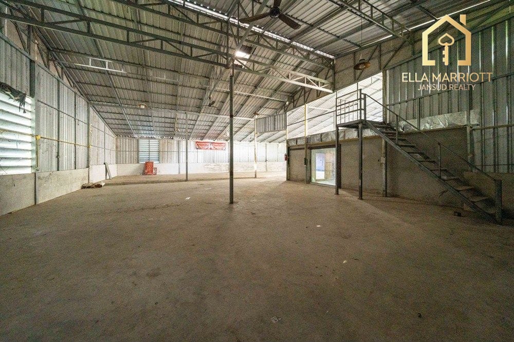 For Rent: Large Warehouse in Prime Location  for All Types of Business 23