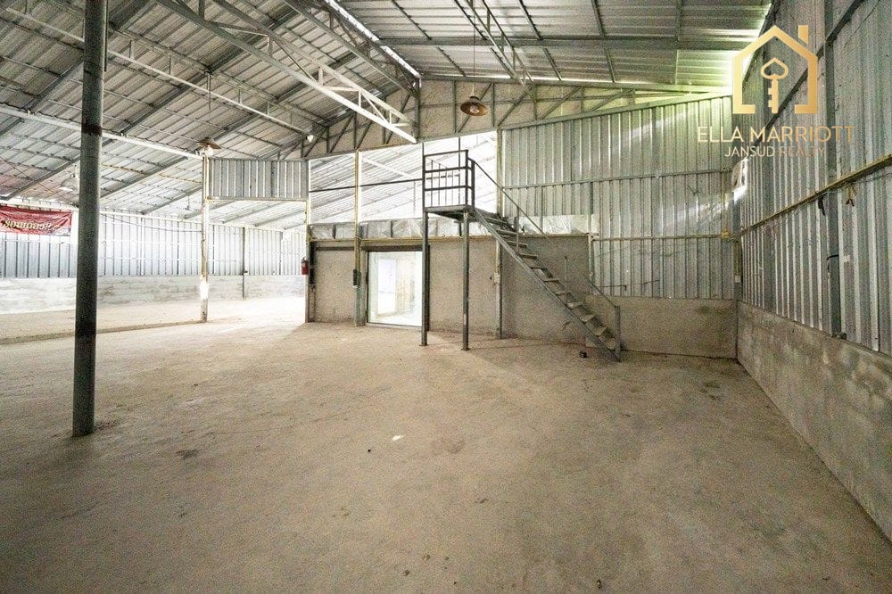 For Rent: Large Warehouse in Prime Location  for All Types of Business 24