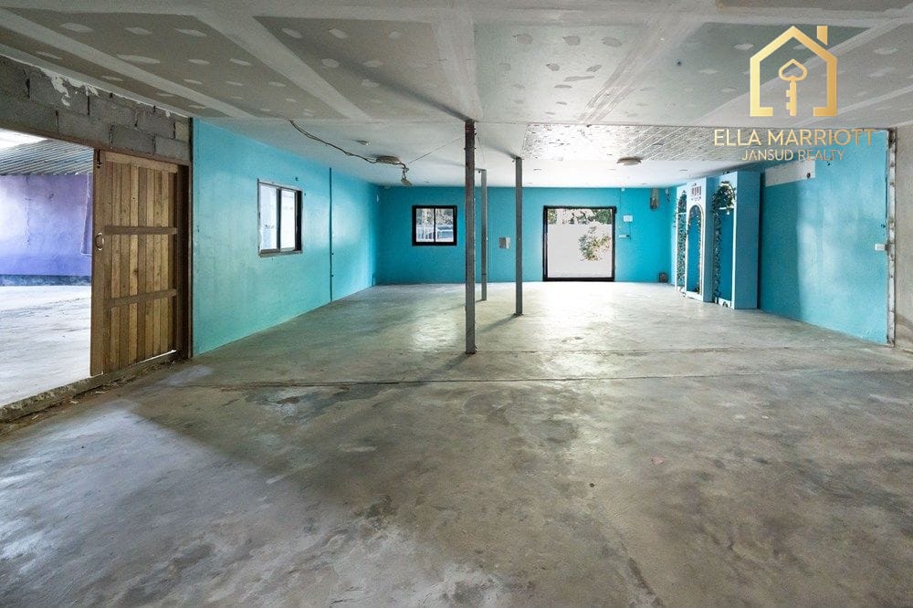 For Rent: Large Warehouse in Prime Location  for All Types of Business 25