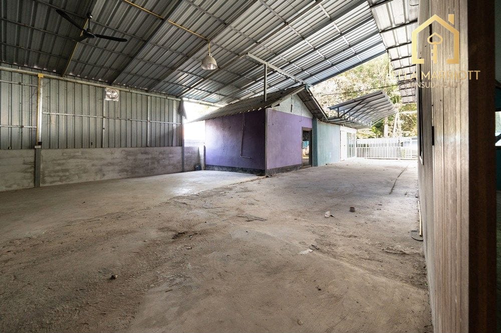 For Rent: Large Warehouse in Prime Location  for All Types of Business 27