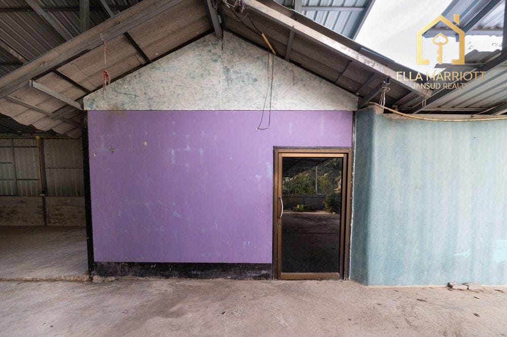 For Rent: Large Warehouse in Prime Location  for All Types of Business 33