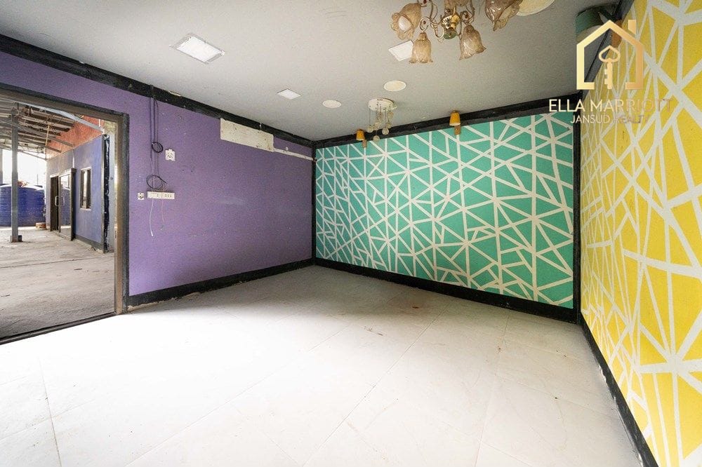 For Rent: Large Warehouse in Prime Location  for All Types of Business 35
