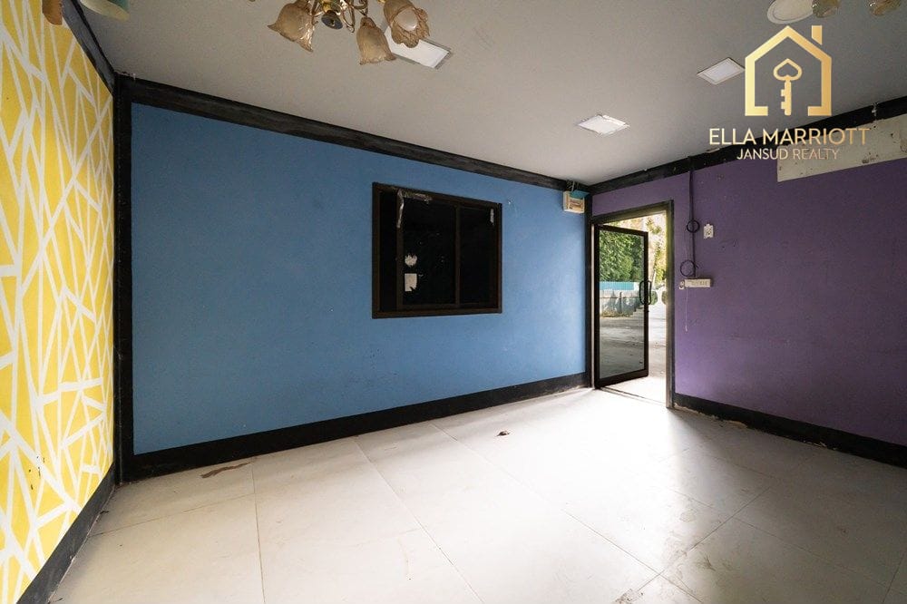For Rent: Large Warehouse in Prime Location  for All Types of Business 36