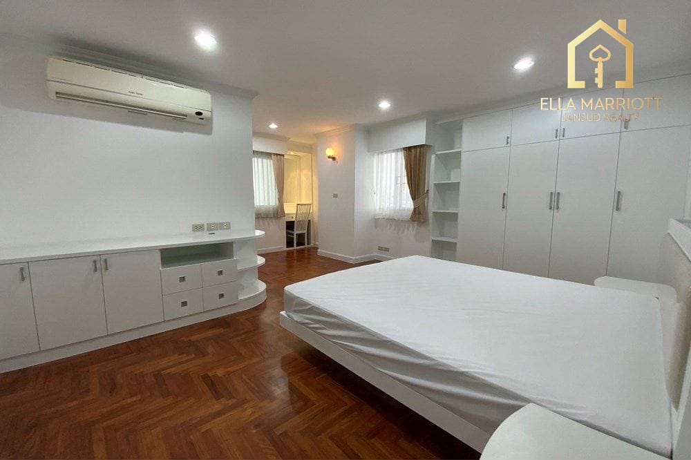 3-Bedroom Condo at Regent on the Park 3 10