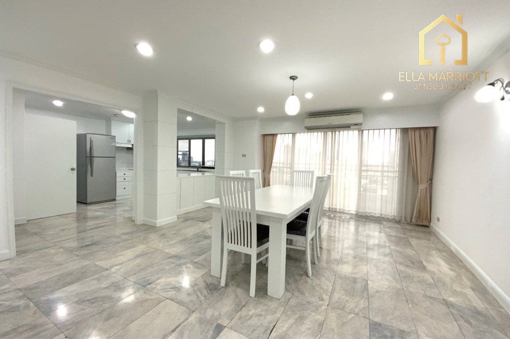 3-Bedroom Condo at Regent on the Park 3 4
