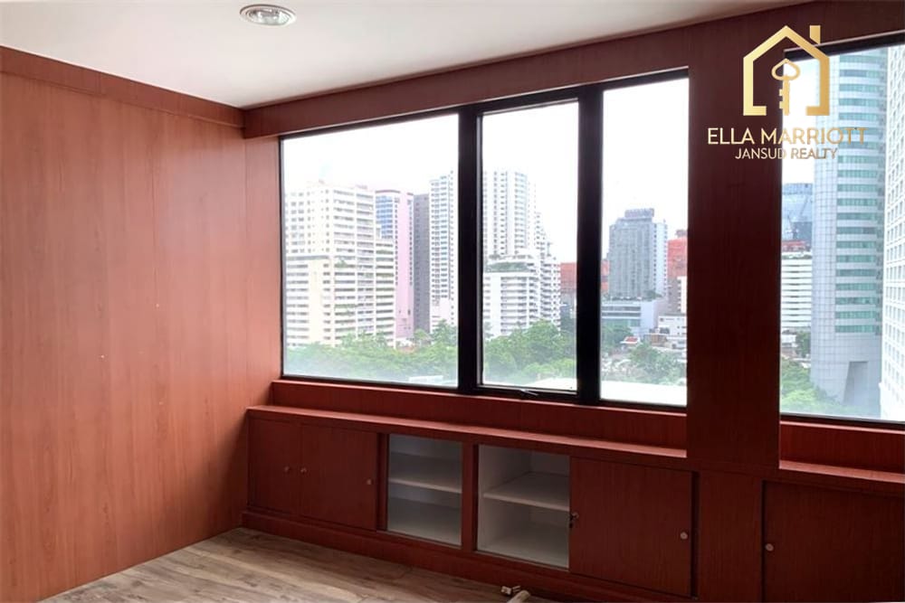 Prime Sukhumvit Office - 257 sqm, Great Location! 11