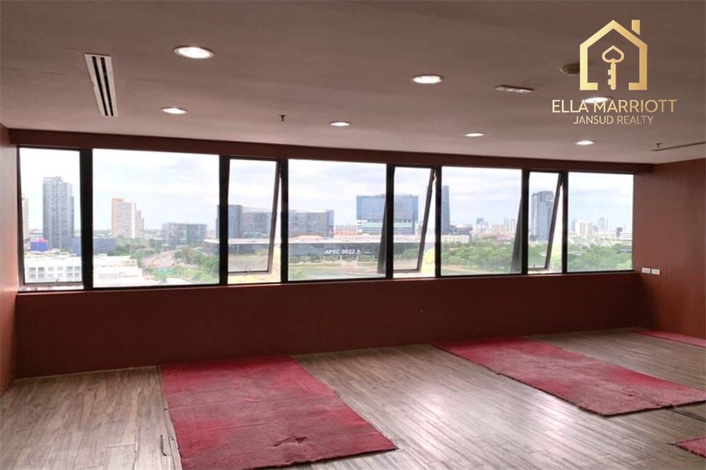 Prime Sukhumvit Office - 257 sqm, Great Location! 14