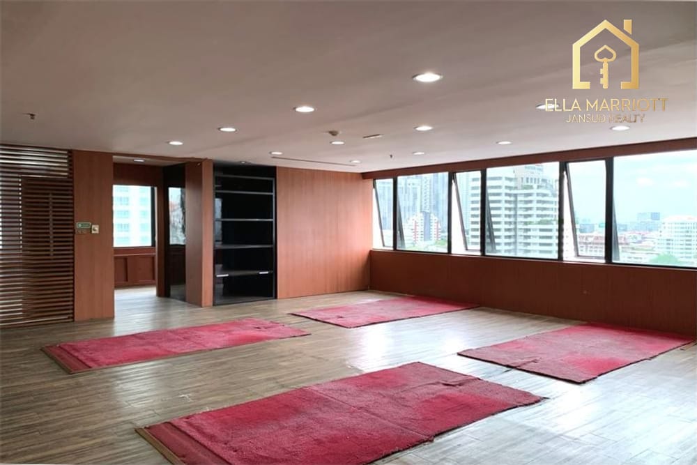 Prime Sukhumvit Office - 257 sqm, Great Location! 15