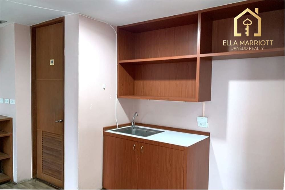 Prime Sukhumvit Office - 257 sqm, Great Location! 21