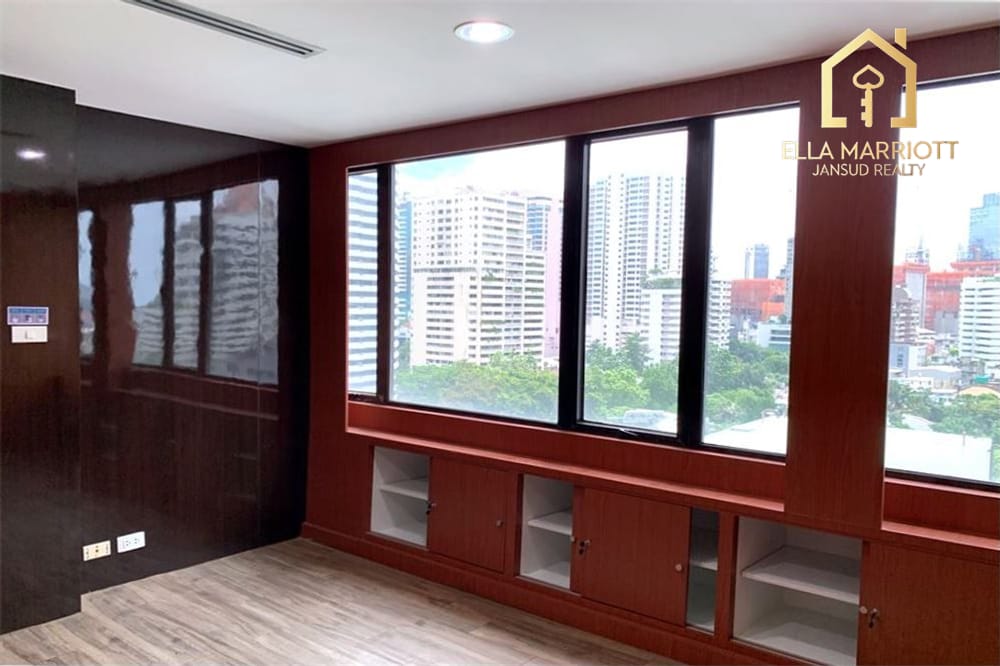 Prime Sukhumvit Office - 257 sqm, Great Location! 6
