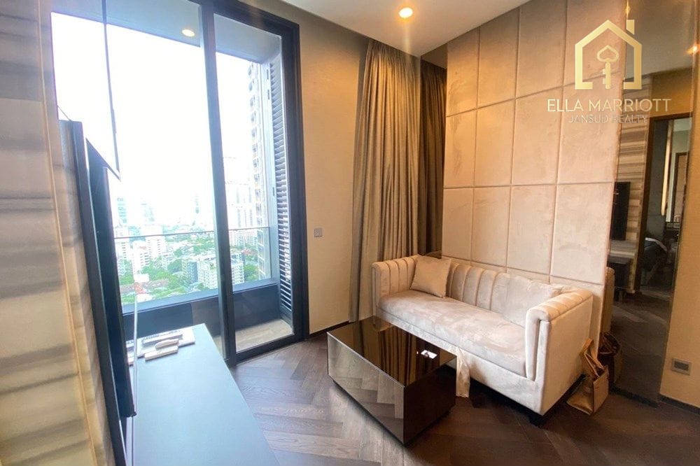 1-Bedroom Condo at The ESSE Sukhumvit 36 3