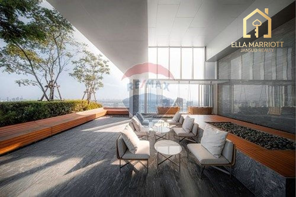 1-Bedroom Condo at The ESSE Sukhumvit 36 8