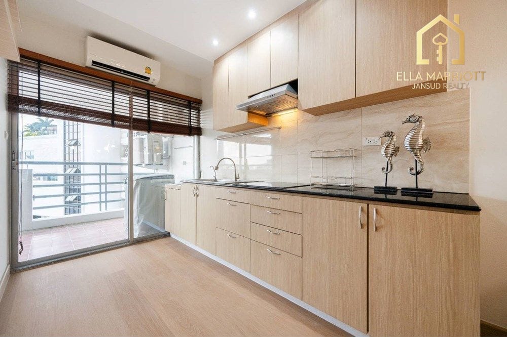 For sale new renovated 2 bedrooms at The Waterford Diamond 4