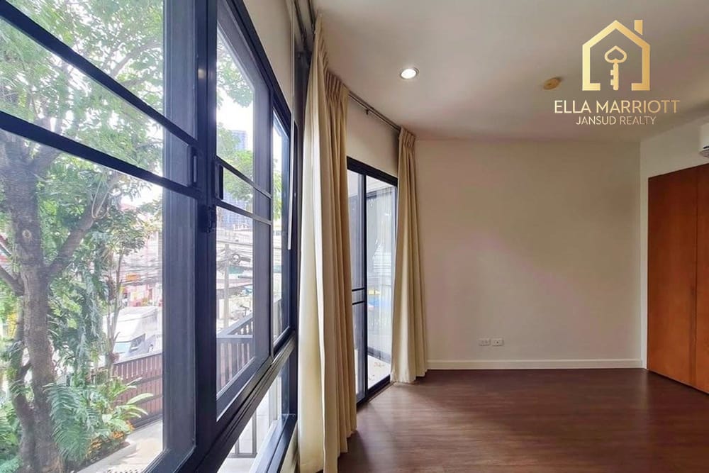 Rent 120K | 350sqm Townhouse | Sukhumvit 38 | Pet-Friendly Thonglor 12