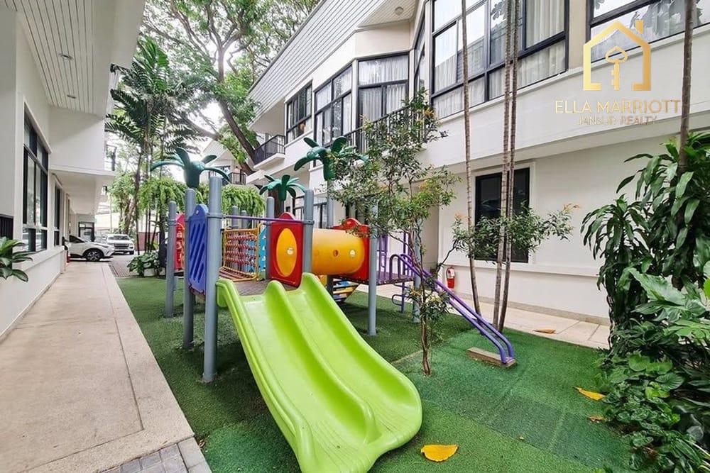 Rent 120K | 350sqm Townhouse | Sukhumvit 38 | Pet-Friendly Thonglor 19