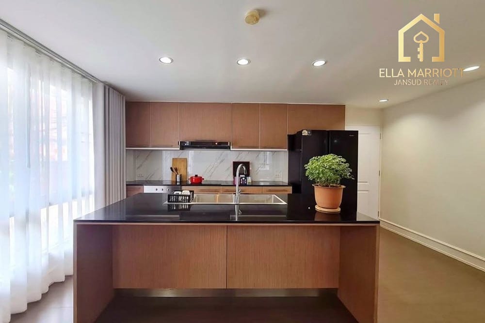 Rent 120K | 350sqm Townhouse | Sukhumvit 38 | Pet-Friendly Thonglor 6