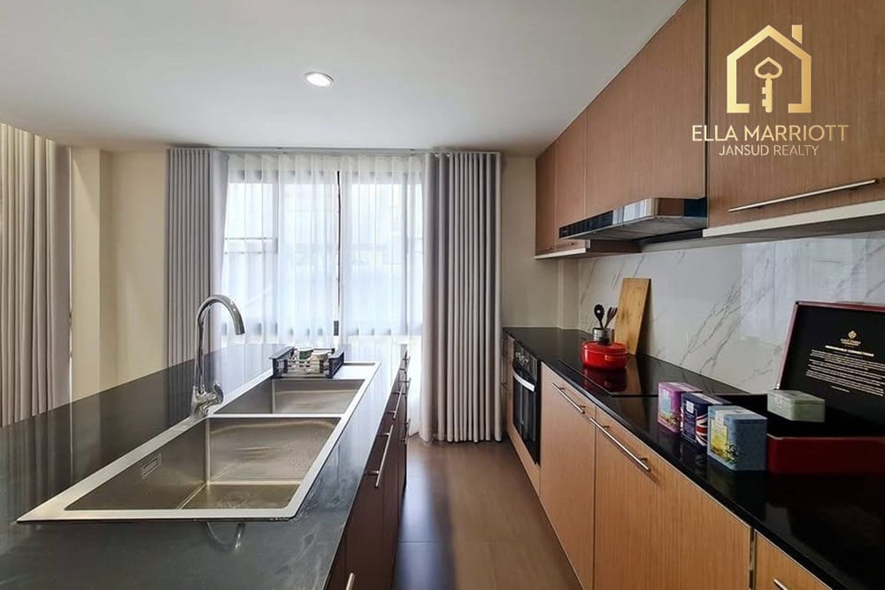 Rent 120K | 350sqm Townhouse | Sukhumvit 38 | Pet-Friendly Thonglor 7