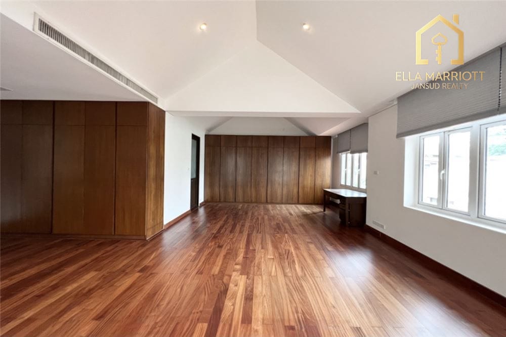For Rent: Detached Single House with Private Pool 7