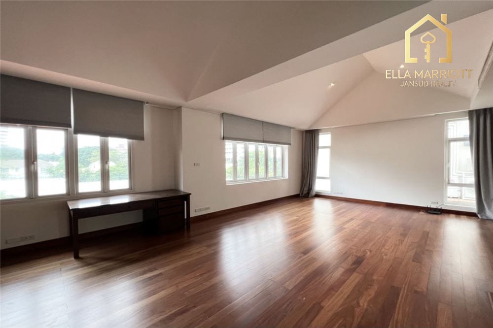 For Rent: Detached Single House with Private Pool 8