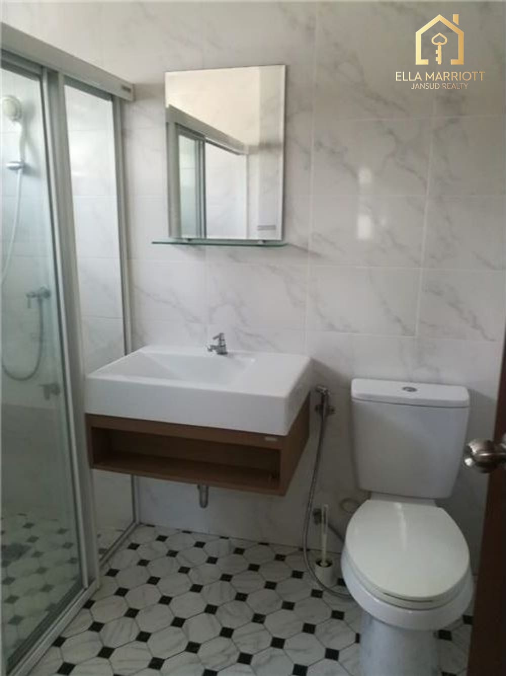 3-Bedroom Townhouse for Rent in Prime Sukhumvit Location 24