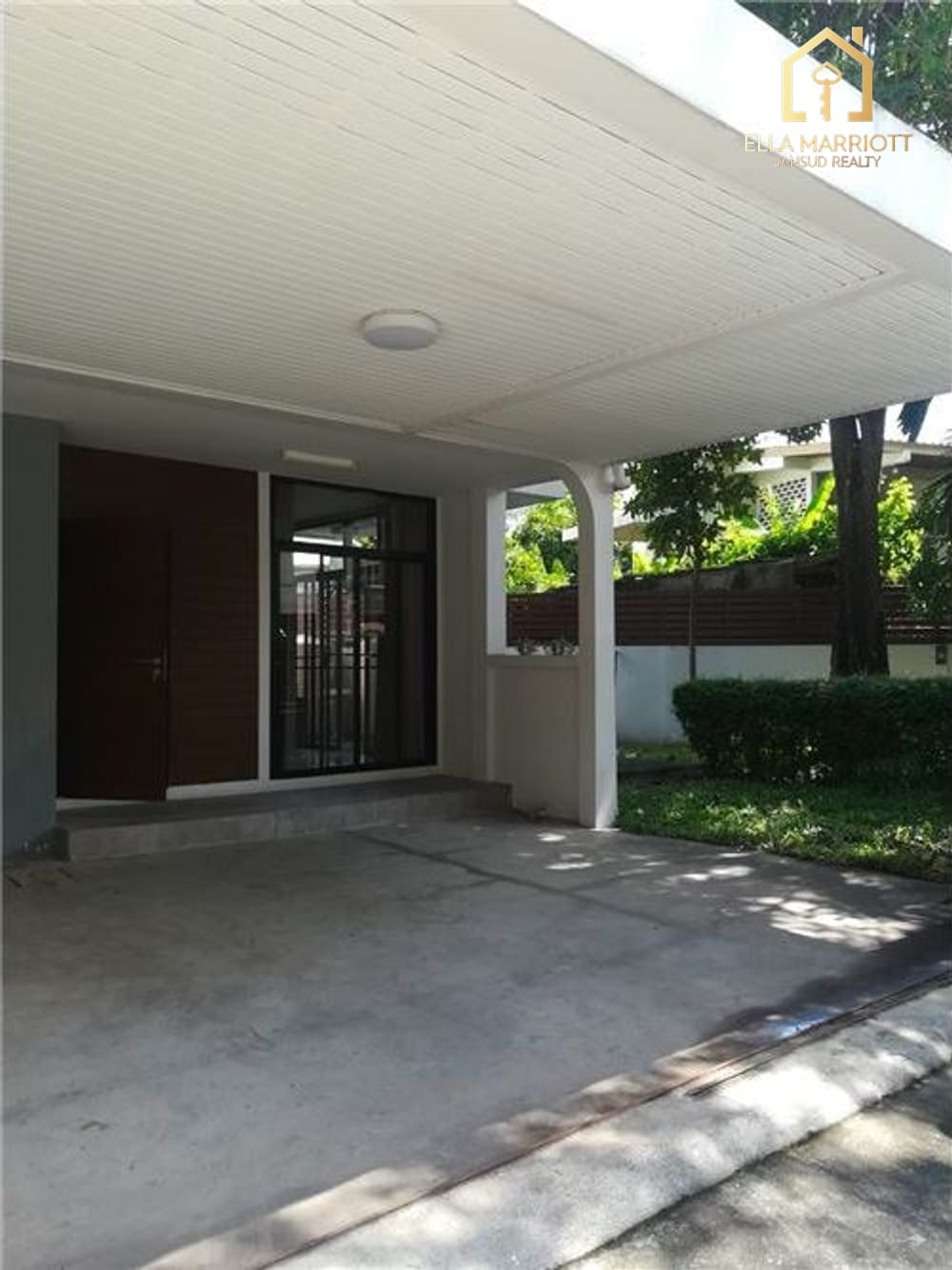 3-Bedroom Townhouse for Rent in Prime Sukhumvit Location 5