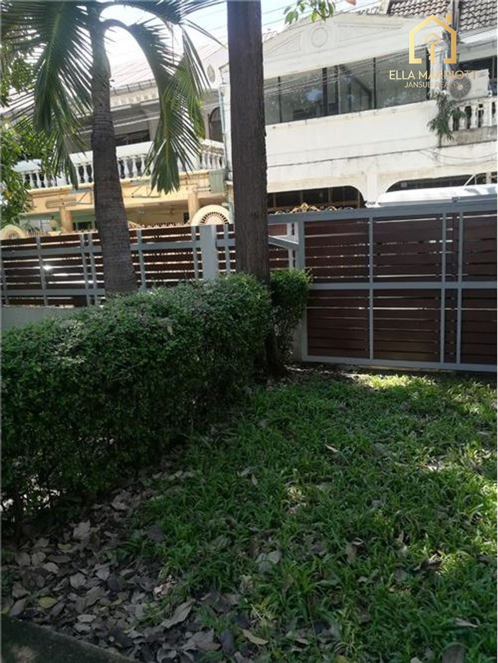 3-Bedroom Townhouse for Rent in Prime Sukhumvit Location 6