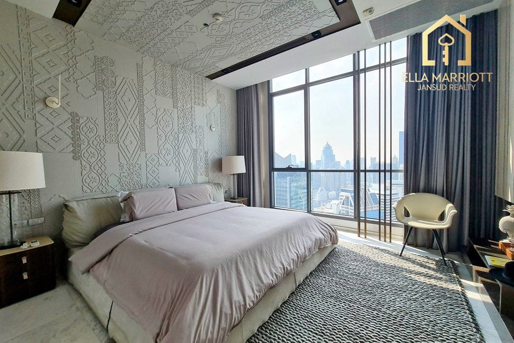 Luxury 3-Bedroom Penthouse with Private Pool Just 4 Mins Walk from BTS Nana 10