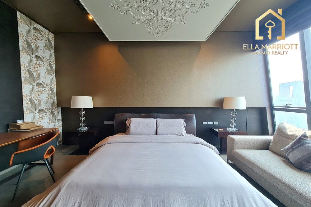 Luxury 3-Bedroom Penthouse with Private Pool Just 4 Mins Walk from BTS Nana 21
