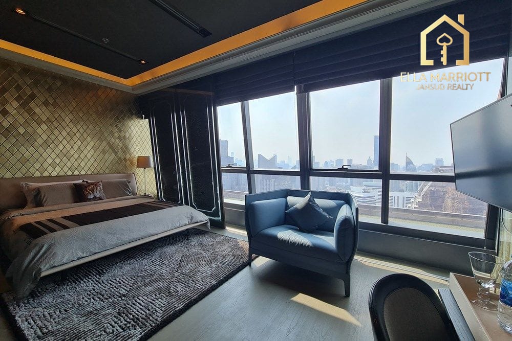 Luxury 3-Bedroom Penthouse with Private Pool Just 4 Mins Walk from BTS Nana 23