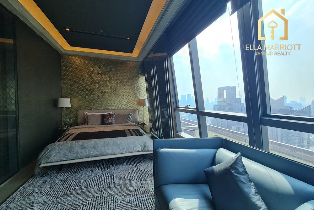 Luxury 3-Bedroom Penthouse with Private Pool Just 4 Mins Walk from BTS Nana 24