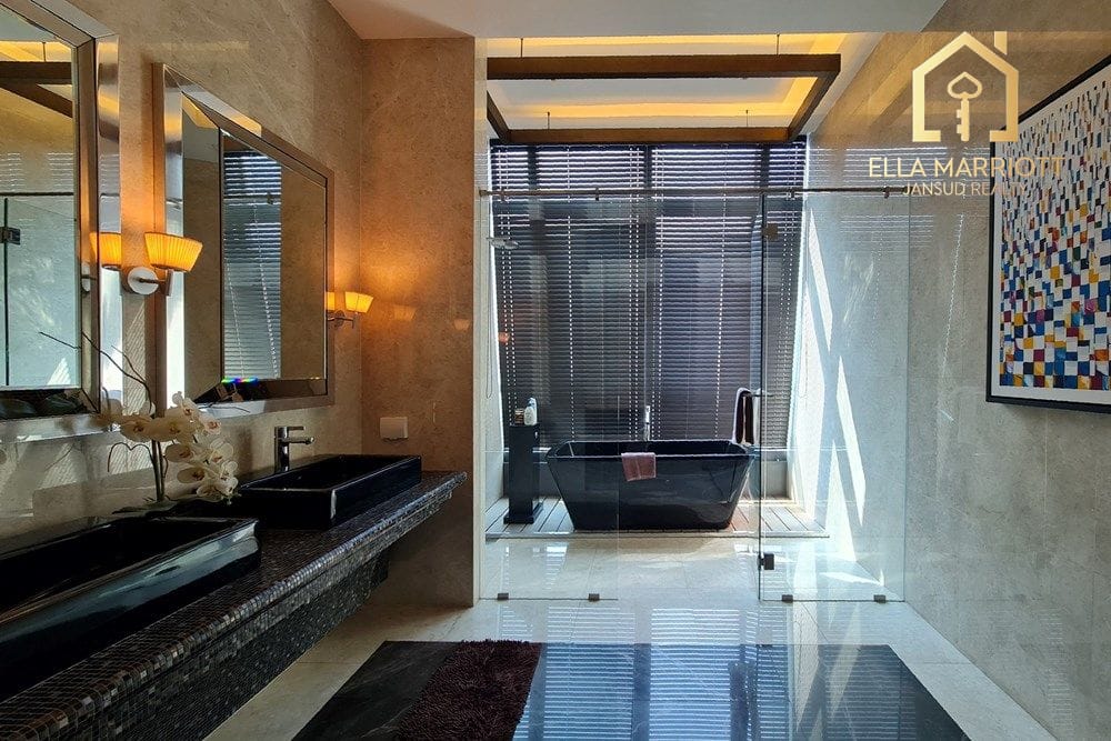 Luxury 3-Bedroom Penthouse with Private Pool Just 4 Mins Walk from BTS Nana 25