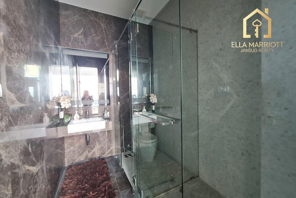 Luxury 3-Bedroom Penthouse with Private Pool Just 4 Mins Walk from BTS Nana 30