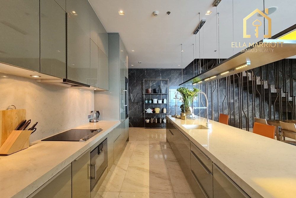 Luxury 3-Bedroom Penthouse with Private Pool Just 4 Mins Walk from BTS Nana 8