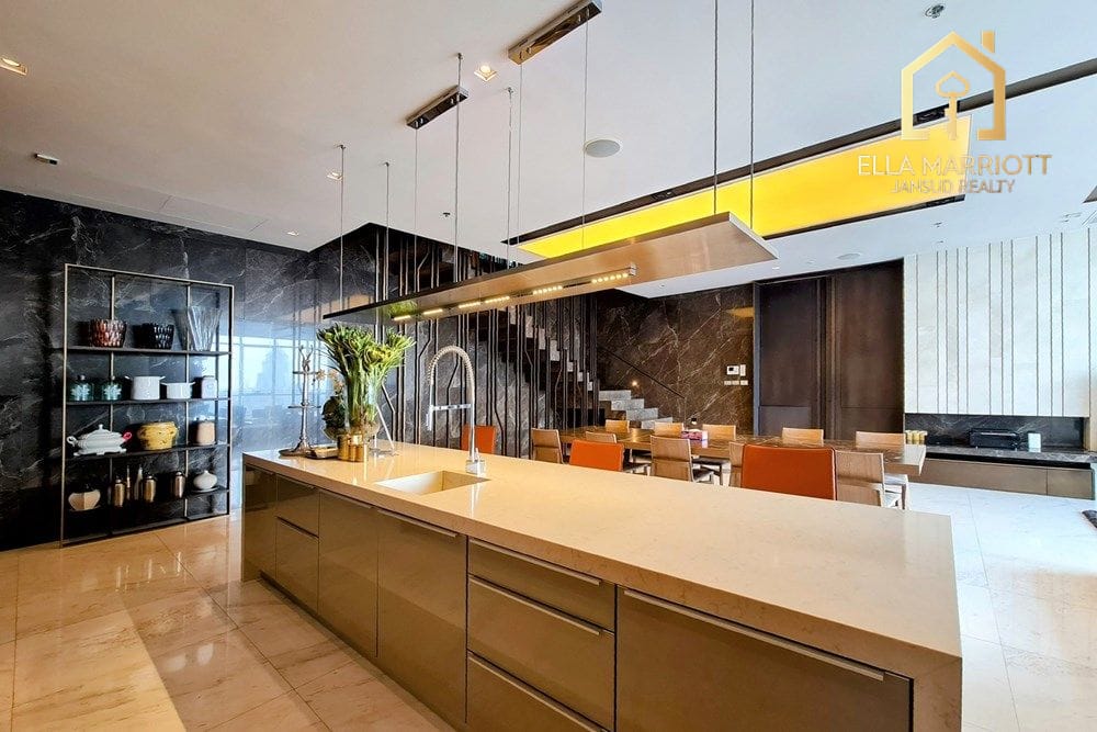 Luxury 3-Bedroom Penthouse with Private Pool Just 4 Mins Walk from BTS Nana 9