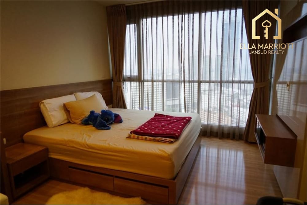 Modern 2BR Condo at Rhythm Sathorn | 250m to BTS Saphan Taksin | Prime CBD Location 4