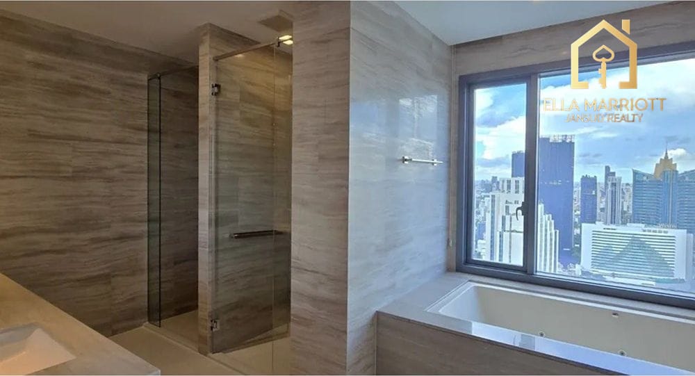 4-Bedroom Condo at Q1 Sukhumvit Penthouse - 296 Sqm on 36th Floor 6