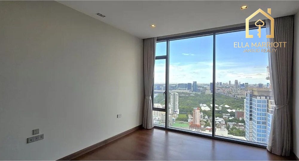 4-Bedroom Condo at Q1 Sukhumvit Penthouse - 296 Sqm on 36th Floor 9