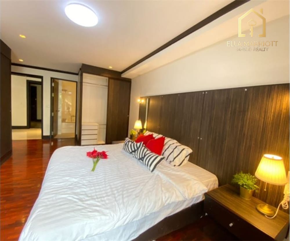 Rent 35K | Fully Renovated 77sqm 1BR | Bathtub | Pet Friendly Thonglor 7